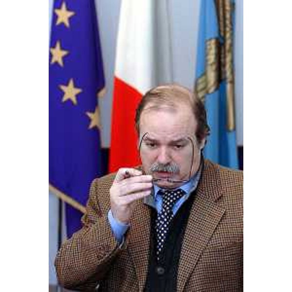 Gianfranco Moretton (Vicepresidente e Assessore regionale all'ambiente, lavori pubblici e protezione civile) - mezzo busto (24/03/2005)