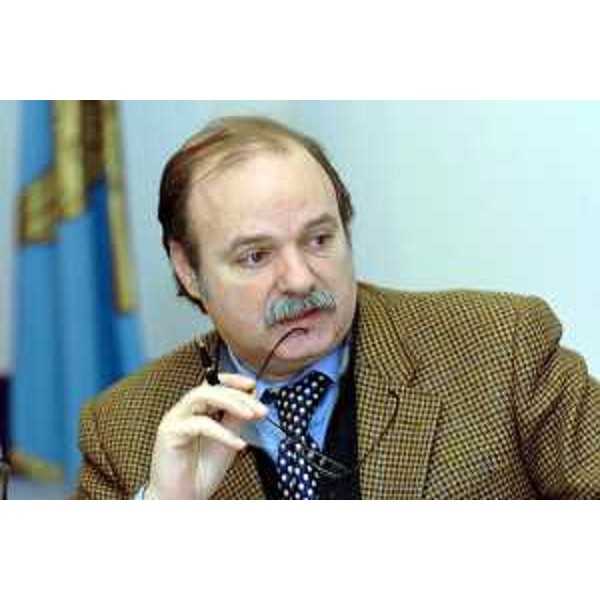 Gianfranco Moretton (Vicepresidente e Assessore regionale all'ambiente, lavori pubblici e protezione civile) - mezzo busto (24/03/2005)