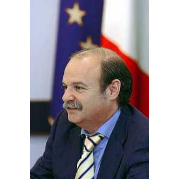 Gianfranco Moretton (Vicepresidente e Assessore regionale all'ambiente, lavori pubblici e protezione civile) - mezzo busto (30/05/2005)