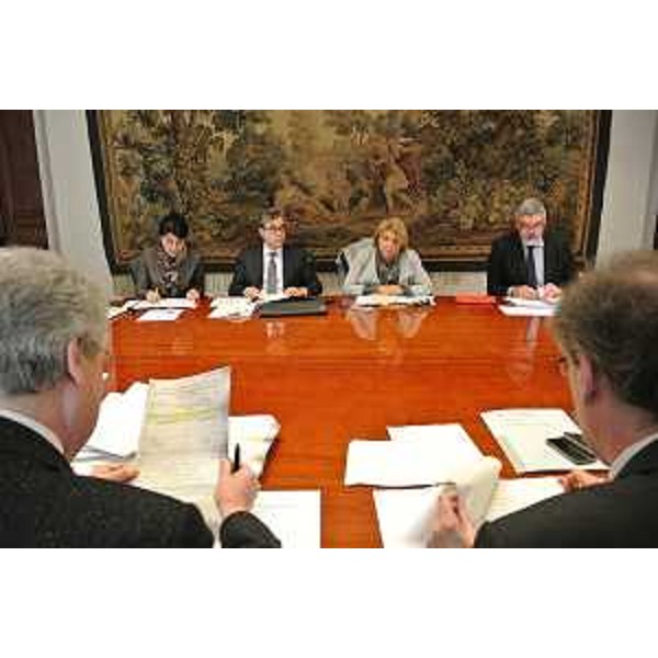 Gli assessori regionali Santoro (Infrastrutture), Peroni (Finanze), Telesca (Salute) e Panontin (Funzione pubblica) durante la riunione della Giunta regionale - Trieste 14/03/2014