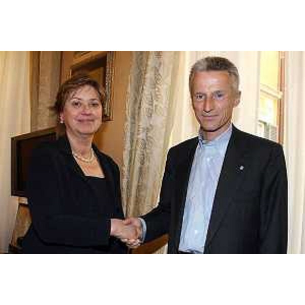 Ministero Affari Regionali - Il Ministro Linda Lanzillotta incontra il Governatore della Regione Friuli Venezia Giulia Riccardo Illy. Nella foto un momento dell'incontro (Roma, 13/06/06)