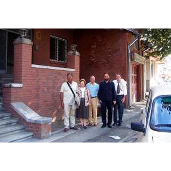 Roberto Antonaz (Assessore Regionale all'istruzione, cultura, sport e pace) visita le comunità friulane in Romania (Bucarest, 24/08/05)