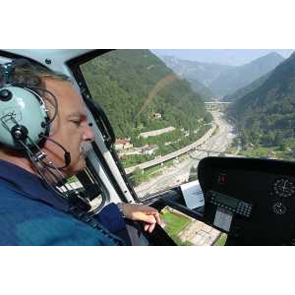 Gianfranco Moretton (Assessore Regionale all'ambiente, lavori pubblici e protezione civile) al sopraluogo Val Canale (Pontebba, 29/07/05)