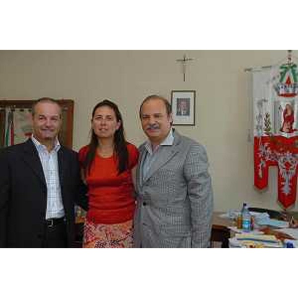 Alberto Bergamin (Sindaco di Medea) con Michela Del Piero (Assessore Regionale alla programmazione e controllo, alle risorse economiche e finanziarie, al patrimonio e servizi generali e alle pari opportunità) e Gianfranco Moretton (Assessore Regionale all'ambiente, lavori pubblici e protezione civile) (Medea, 22/07/05) (Medea, 22/07/05)