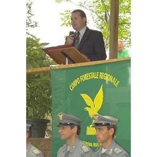 Enzo Marsilio (Assessore Regionale alle risorse agricole, naturali, forestali e montagna) alla festa del Corpo Forestale (Gorizia, 12/07/05)