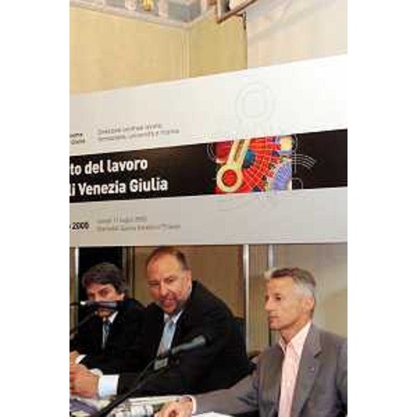 Riccardo Illy (Presidente Regione Friuli Venezia Giulia) e Roberto Cosolini (Assessore Regionale al lavoro, formazione, università e ricerca) al convegno "Mercato del Lavoro" (Trieste, 11/07/05)