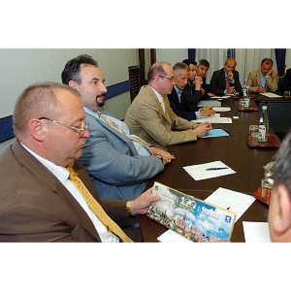 Riccardo Illy (Presidente Regione Friuli Venezia Giulia) con la delegazione di Kaliningrad (Trieste, 05/07/05)