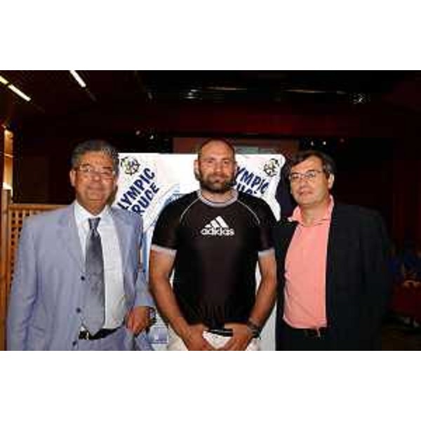 Roberto Antonaz (Assessore Regionale all'istruzione, cultura, sport e pace) all'EYOF 2005 con Vidoz (campione di pugilato) e Oliviero Beha (Lignano, 04/07/2005)