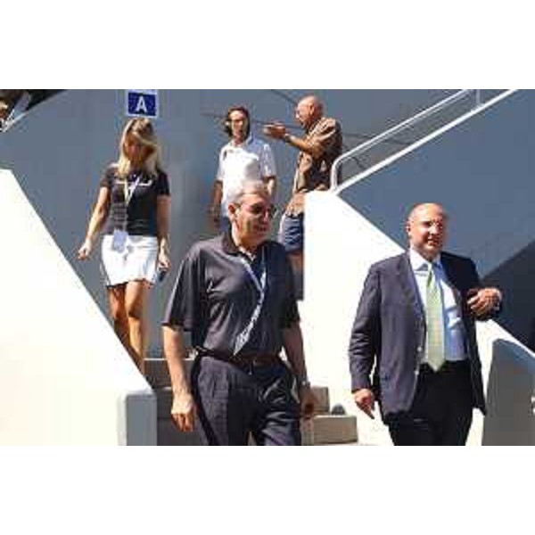 Enrico Bertossi (Assessore Regionale alle attività produttive) visita allo stadio accompagnato dal Segretario Generale EYOF 2005 Baldassini (Lignano, 02/07/05)