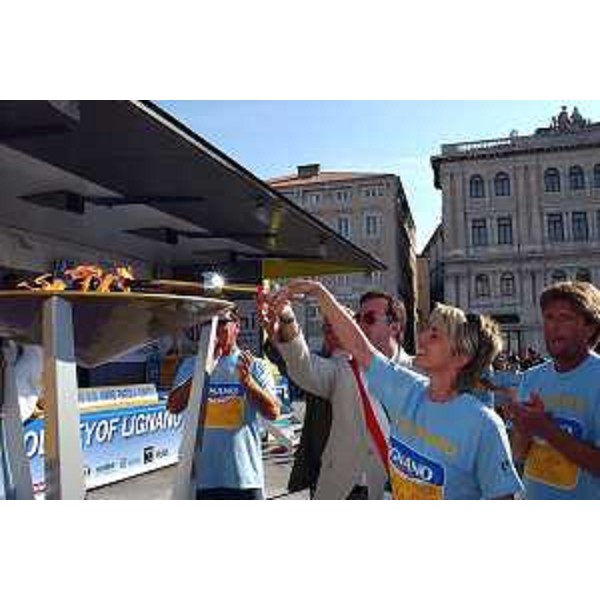 Arrivo della fiaccola con il fuoco olimpico a Trieste (Trieste, 30/06/05)