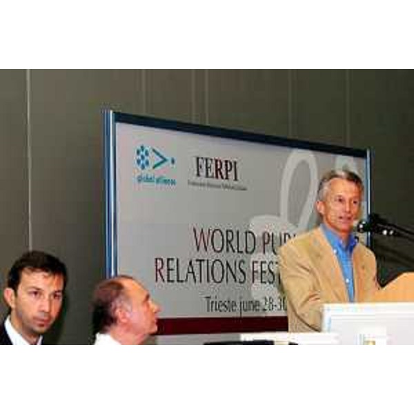 Riccardo Illy (Presidente Regione Friuli Venezia Giulia) al Forum del Festival Mondiale delle Relazioni Pubbliche (Trieste, 29/06/05)
