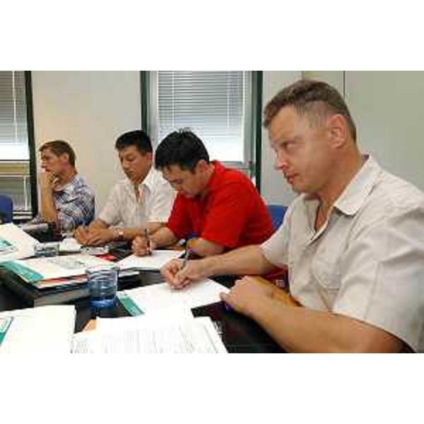 Enzo Marsilio (Assessore Regionale alle risorse agricole, naturali, forestali e montagna) incontra delegazione russa (Udine, 27/06/05)