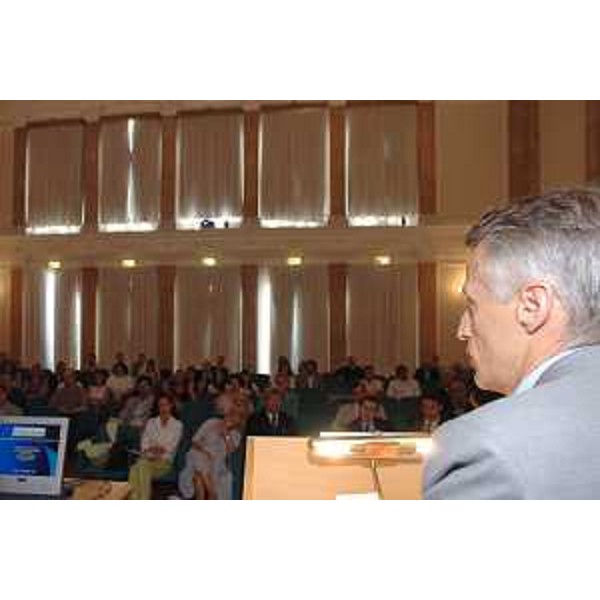 Riccardo Illy (Presidente Regione Friuli Venezia Giulia) al convegno MIB per i Balcani (Trieste, 27/06/05)