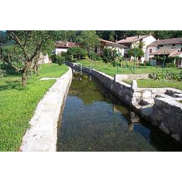 Cavazzo Carnico: consegna dei lavori di manutenzione della Roggia. (Cavazzo Carnico 24/06/05)