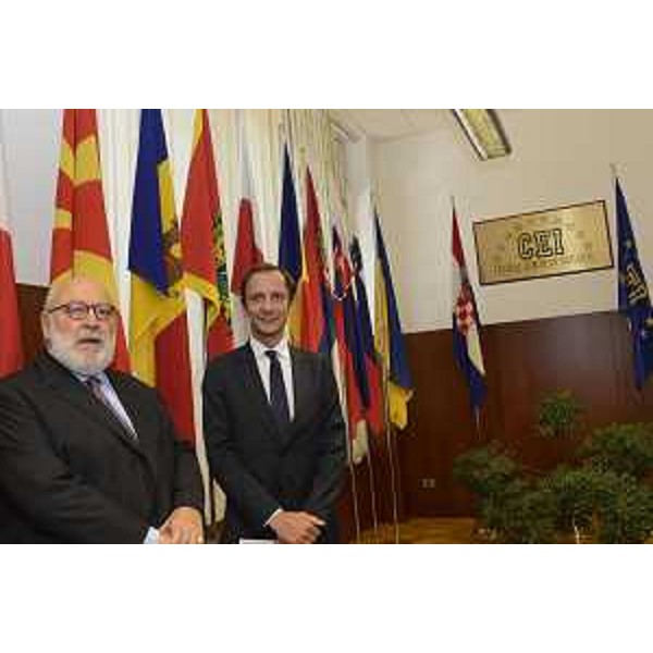 L'ambasciatore Giovanni Caracciolo di Vietri, segretario generale InCE, e il governatore del FVG Massimiliano Fedriga - Trieste 30/05/2018