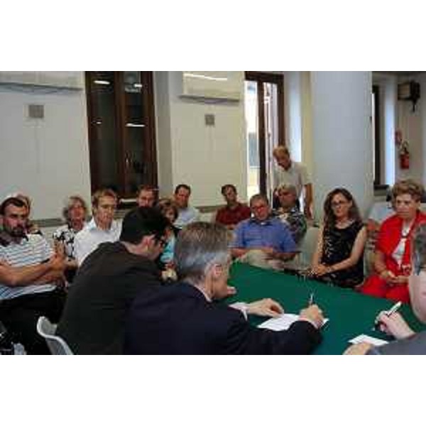 Riccardo Illy (Presidente Regione Friuli Venezia Giulia) incontra l'Unione Istriani (Trieste, 23/06/05)