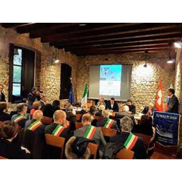 La cerimonia commemorativa per il cinquantesimo anniversario di Fondazione dell'Unione emigranti sloveni del Friuli Venezia Giulia (Slovenci po svetu) a Cividale