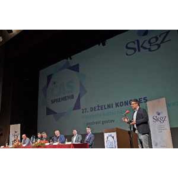 L'assessore regionale alle Politiche comunitarie Pierpaolo Roberti interviene a Trieste al congresso regionale della Skgz