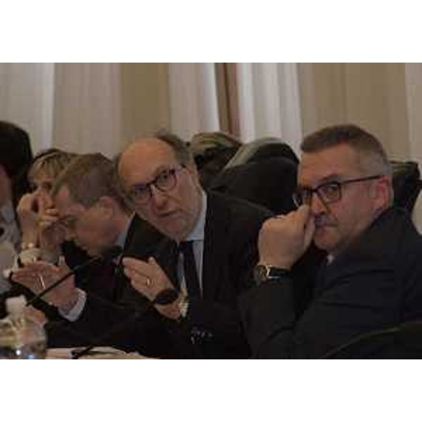 Il vicegovernatore della Regione FVG, Riccardo Riccardi, mentre interviene in Commissione III