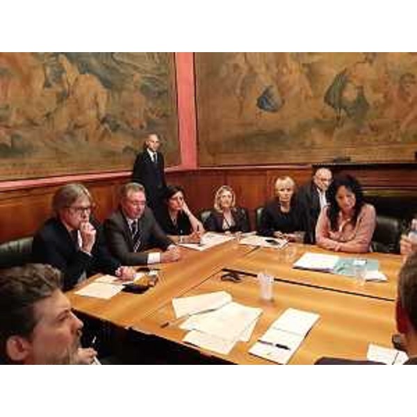 Gli assessori regionali Sergio Emidio Bini, Graziano Pizzimenti, l'onorevole Vannia Gava e il sindaco di Monfalcone, Anna Maria Cisint, all'incontro che si è tenuto a Roma sul tema dei dragaggi.