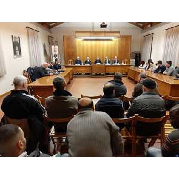 Un momento dell'incontro svoltosi a Sedegliano in merito alla crisi dell'azienda Castalia. (Foto ARC Pozzetto)