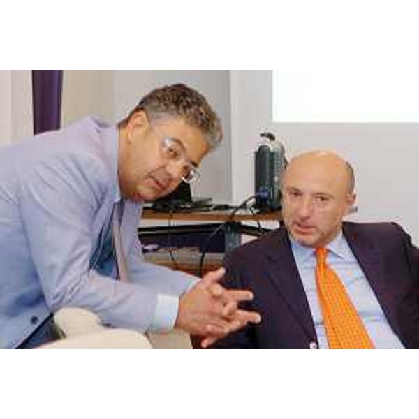 Roberto Antonaz (Assessore regionale Istruzione, Cultura, Sport e Pace) ed Enrico Bertossi (Assessore regionale Attività produttive). (24/06/05)