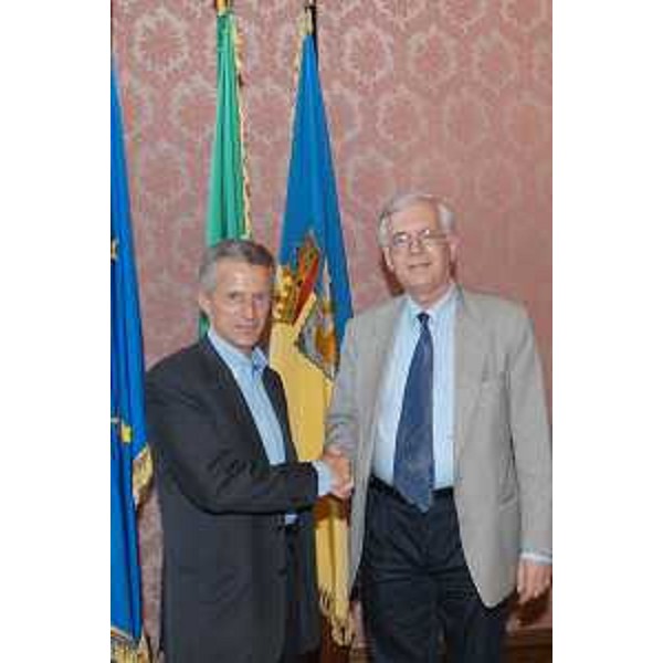 Riccardo Illy (Presidente Friuli Venezia Giulia) e Marzio Strassoldo (Presidente Provincia Udine) a Palazzo Belgrado, sede della Provincia di Udine. (Udine 24/06/03) 