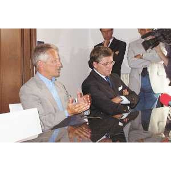 Riccardo Illy (Presidente Friuli Venezia Giulia) incontra Piero Della Valentina (Presidente Federazione regionale Industriali) nella sede della Regione a Trieste. (Trieste 28/08/03)