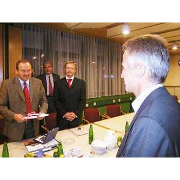 Hubert Gorbach (Ministro Trasporti Austria) e Riccardo Illy (Presidente Friuli Venezia Giulia) a Vienna. (Vienna 23/09/03)