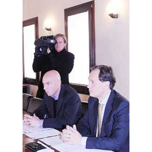Luca Ciriani (Vicepresidente FVG e Assessore regionale Attività produttive) e Federico Poillucci (Presidente FVG Film Commission) nel corso della presentazione del bilancio e delle prospettive di "FVG Film Commission". (Pordenone 27/11/08)