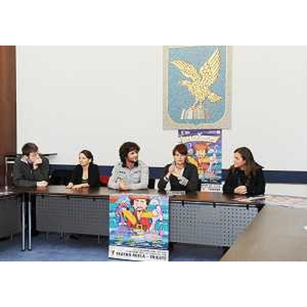 Alessia Rosolen (Assessore regionale Politiche giovanili) alla conferenza stampa di presentazione di "Bobo e l'isola dei pirati", spettacolo per bambini e ragazzi della compagnia teatrale Bobo e i suoi Amici, a Trieste il 10 e l'11 dicembre al Teatro Miela. (Trieste 02/12/08)