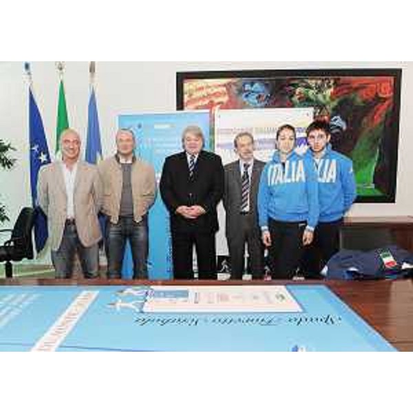 Elio De Anna (Assessore regionale Organizzazione, Personale e Sistemi informativi, delegato Attività ricreative e sportive), Andrea Magro (Commissario tecnico Fioretto femminile e Sciabola) e Paolo Menis (Organizzatore) alla presentazione della Coppa del mondo di Sciabola, a Udine. (Udine 03/12/08)