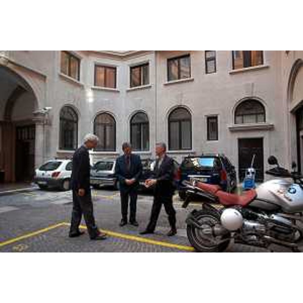 Riccardo Illy (Presidente della Regione Friuli Venezia Giulia) nel suo primo giorno di lavoro. (Trieste 16/06/03) 