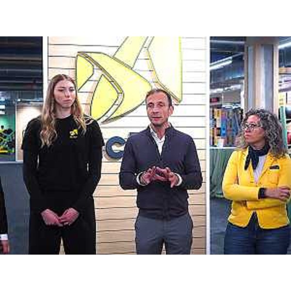 Al centro della foto il governatore Massimiliano Fedriga. Alla sua destra il vicendindaco di Trieste Serena Tonel e alla sua sinistra la campionessa di volley Sarah Fahr - Al centro della foto il governatore Massimiliano Fedriga. Alla sua destra il vicendindaco di Trieste Serena Tonel e alla sua sinistra la campionessa di volley Sarah Fahr