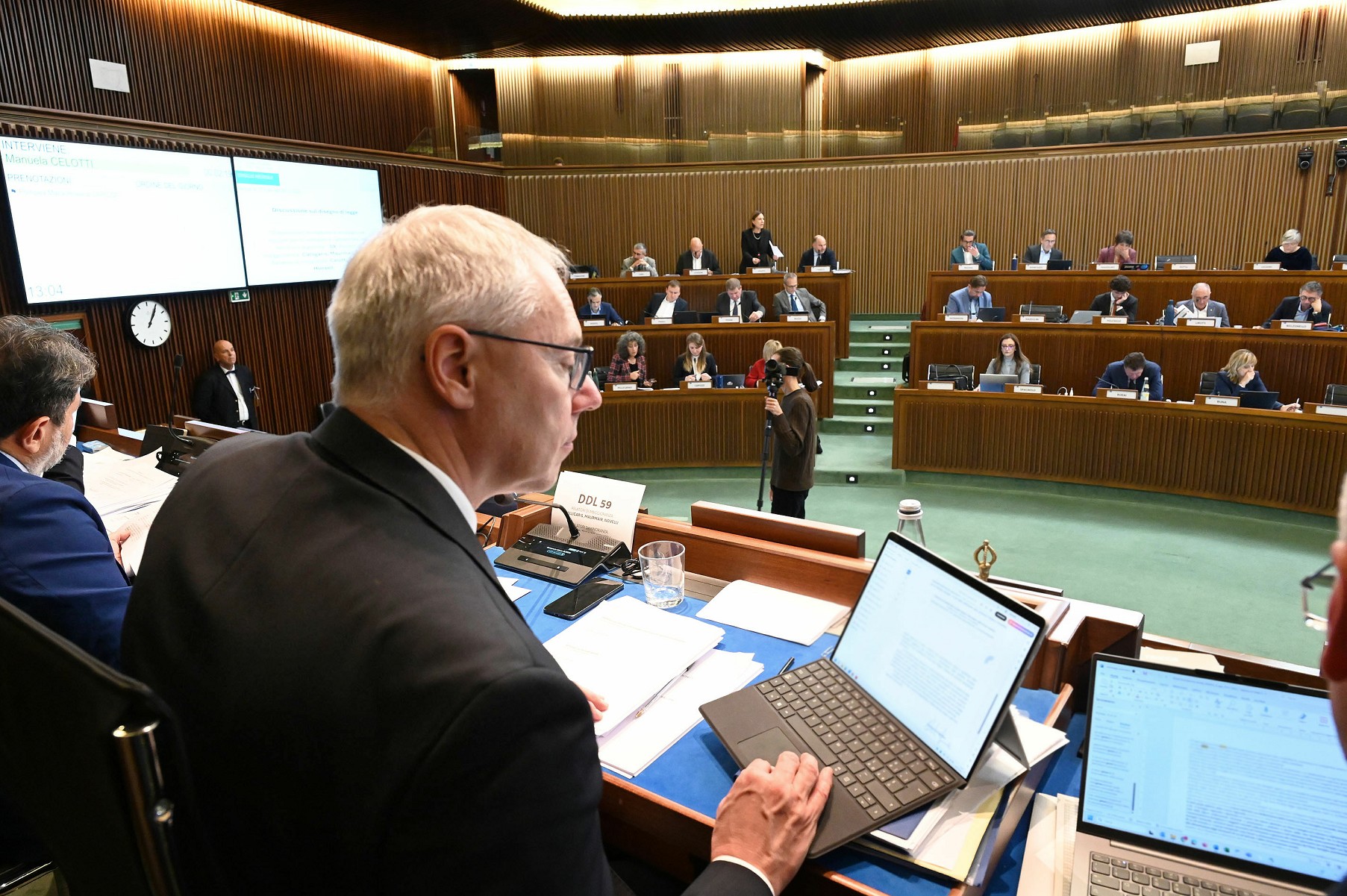 LAVORO/4. AULA APPROVA DDL 59, ASTENSIONE OPPOSIZIONI CON NO DI OPEN